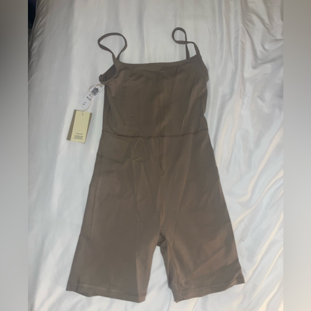 Aritzia Wilfred Free Divinity romper - Picture 2 of 3